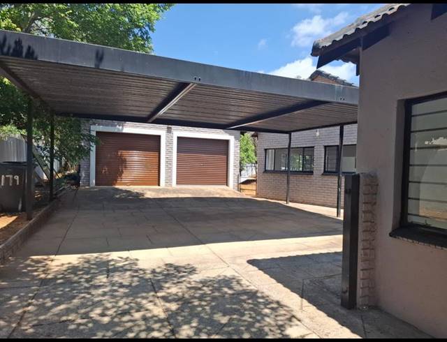 5 BEDROOM HOUSE FOR SALE IN MURRAYFIELD